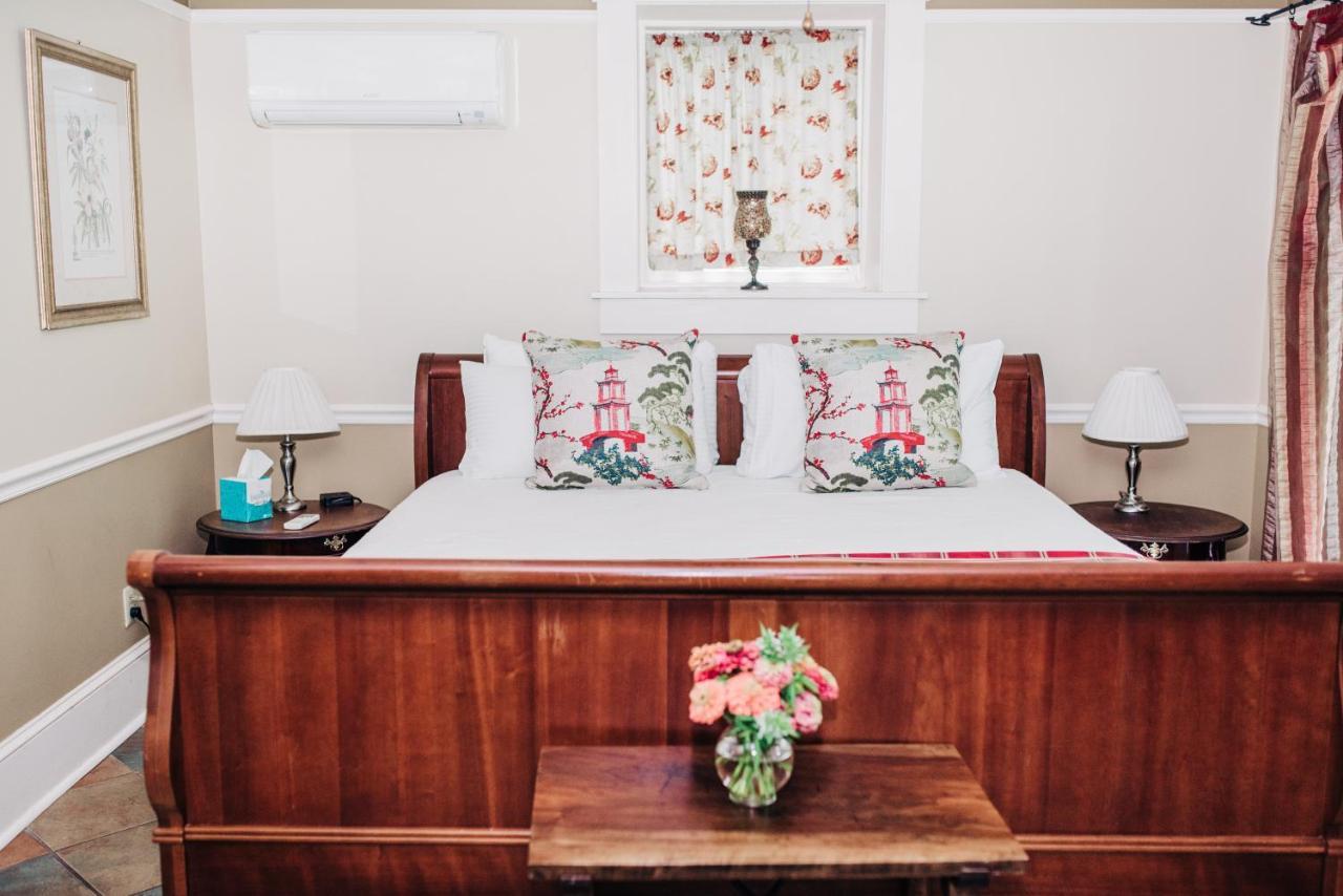 Benn Conger Inn Groton Bagian luar foto