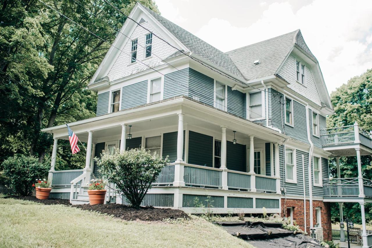 Benn Conger Inn Groton Bagian luar foto