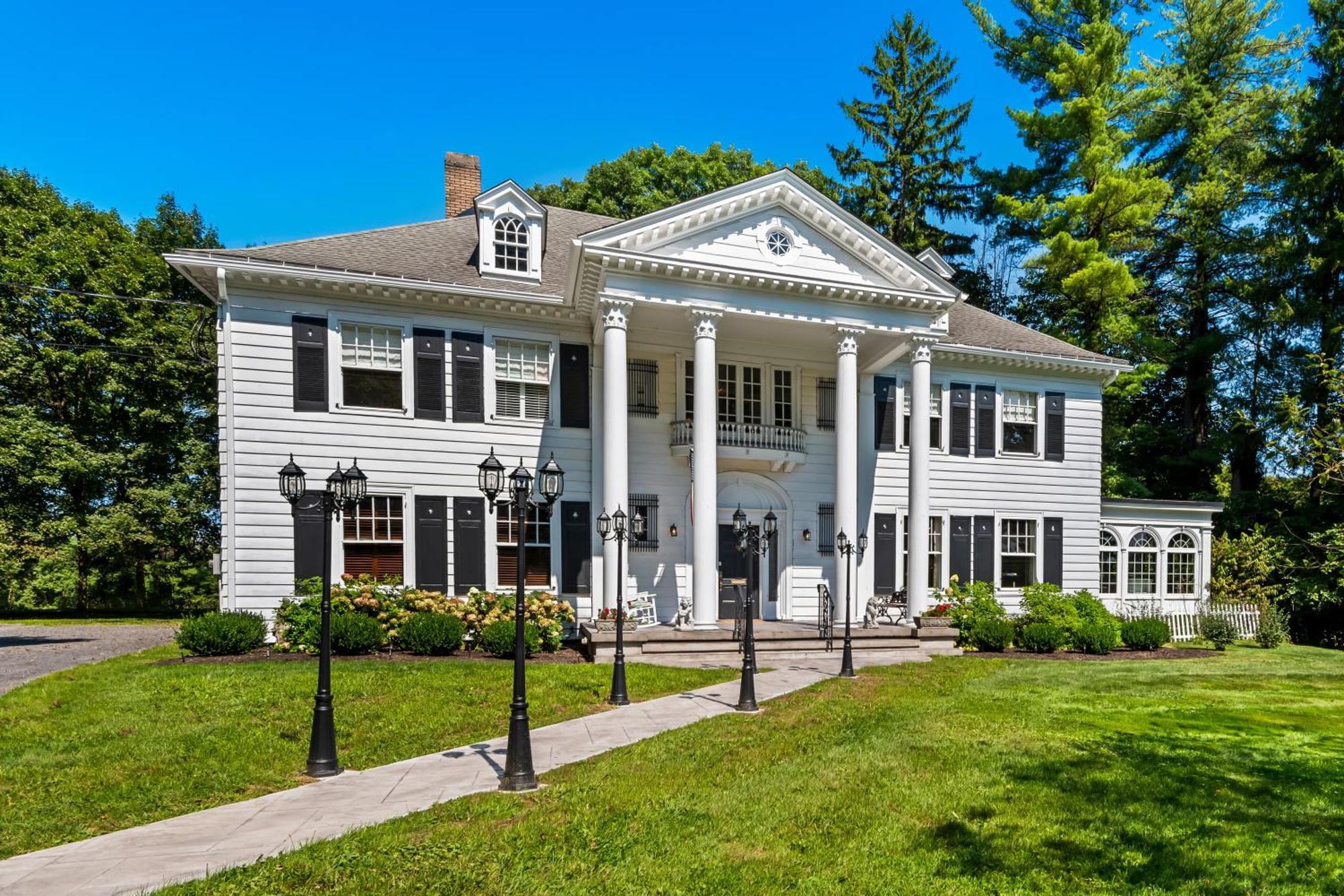 Benn Conger Inn Groton Bagian luar foto