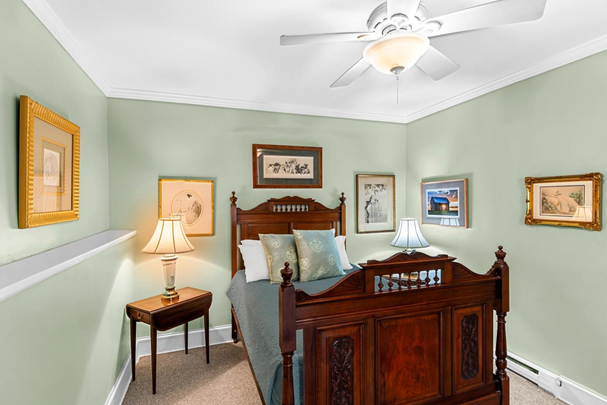 Benn Conger Inn Groton Bagian luar foto
